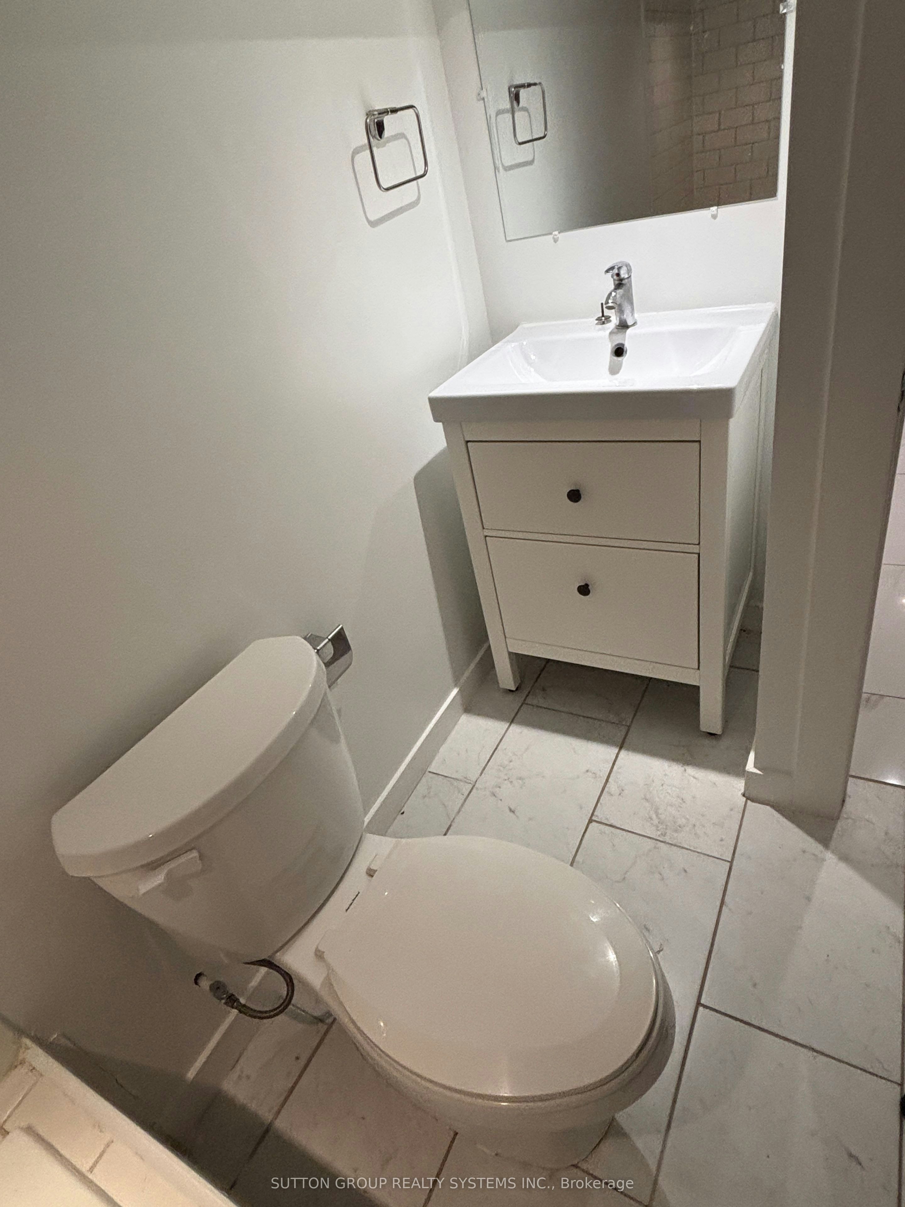 Bsmt-327 Coxwell (Basement) Avenue, Toronto, ON, M4L 3B5 - 12