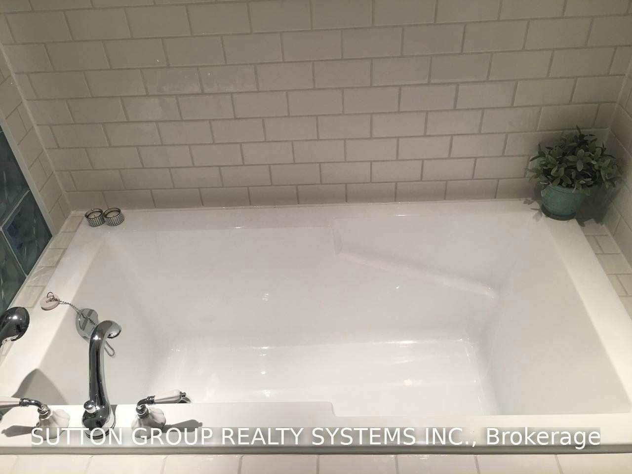 Bsmt-327 Coxwell (Basement) Avenue, Toronto, ON, M4L 3B5 - 10