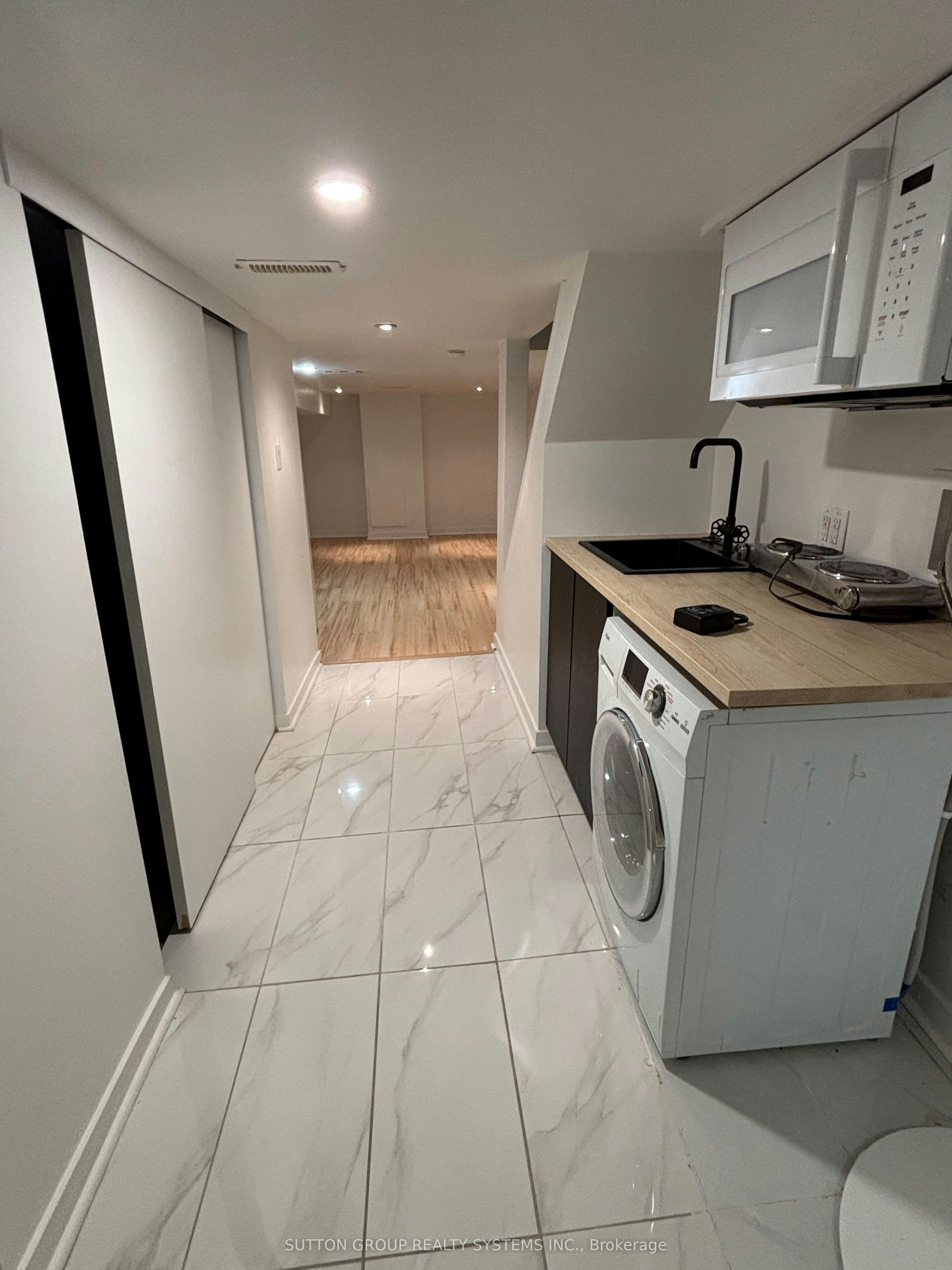 Bsmt-327 Coxwell (Basement) Avenue, Toronto, ON, M4L 3B5 - 13