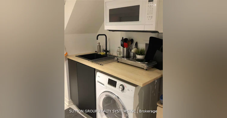 Bsmt-327 Coxwell (Basement) Avenue, Toronto, ON, M4L 3B5 - 4