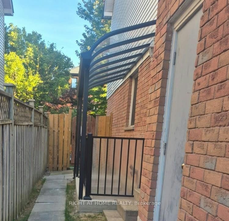 Basement-70 Lipton Crescent, Whitby, ON, L1R 1W9 3