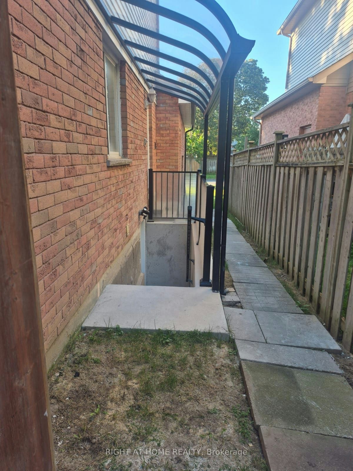 Basement-70 Lipton Crescent, Whitby, ON, L1R 1W9 4