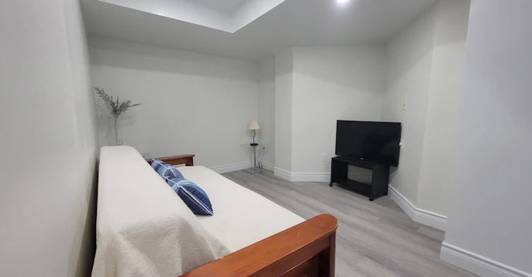 Basement-70 Lipton Crescent, Whitby, ON, L1R 1W9 - 6