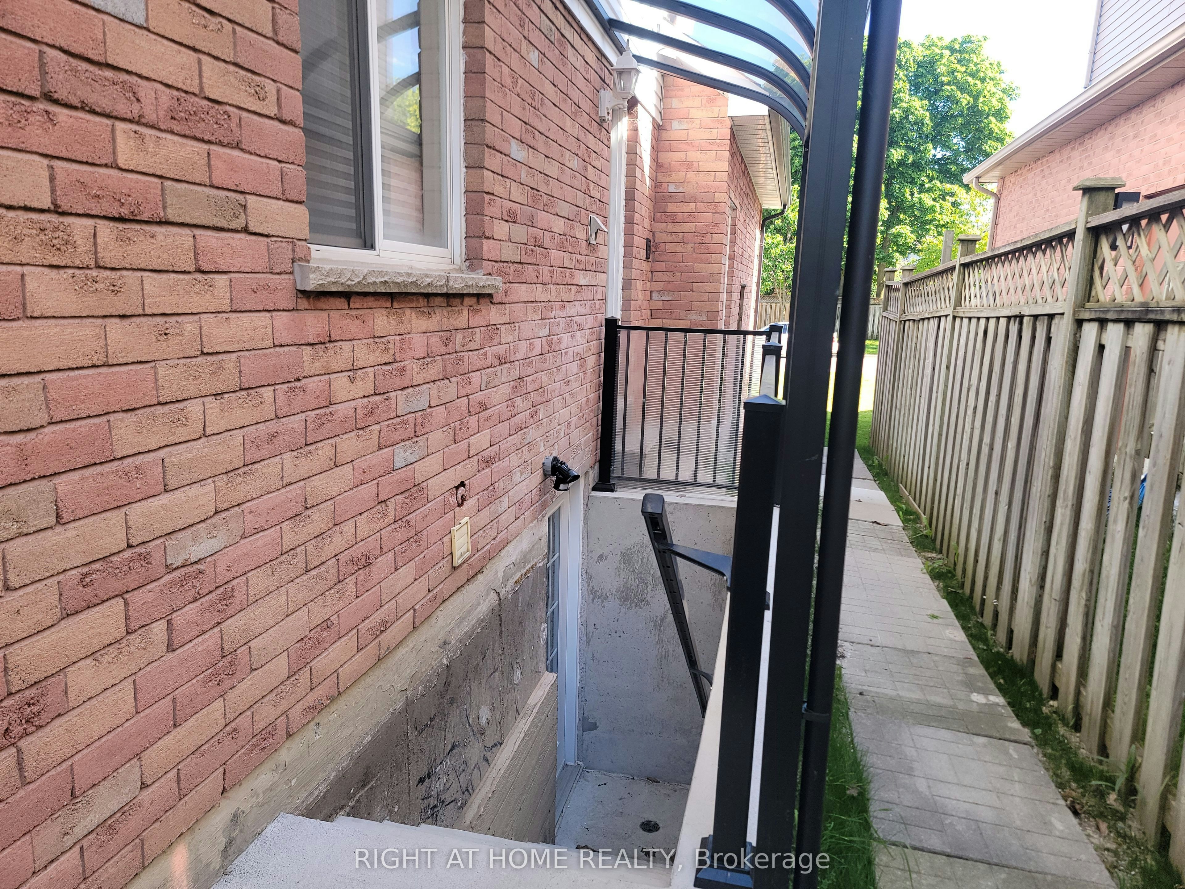 Basement-70 Lipton Crescent, Whitby, ON, L1R 1W9 - 3