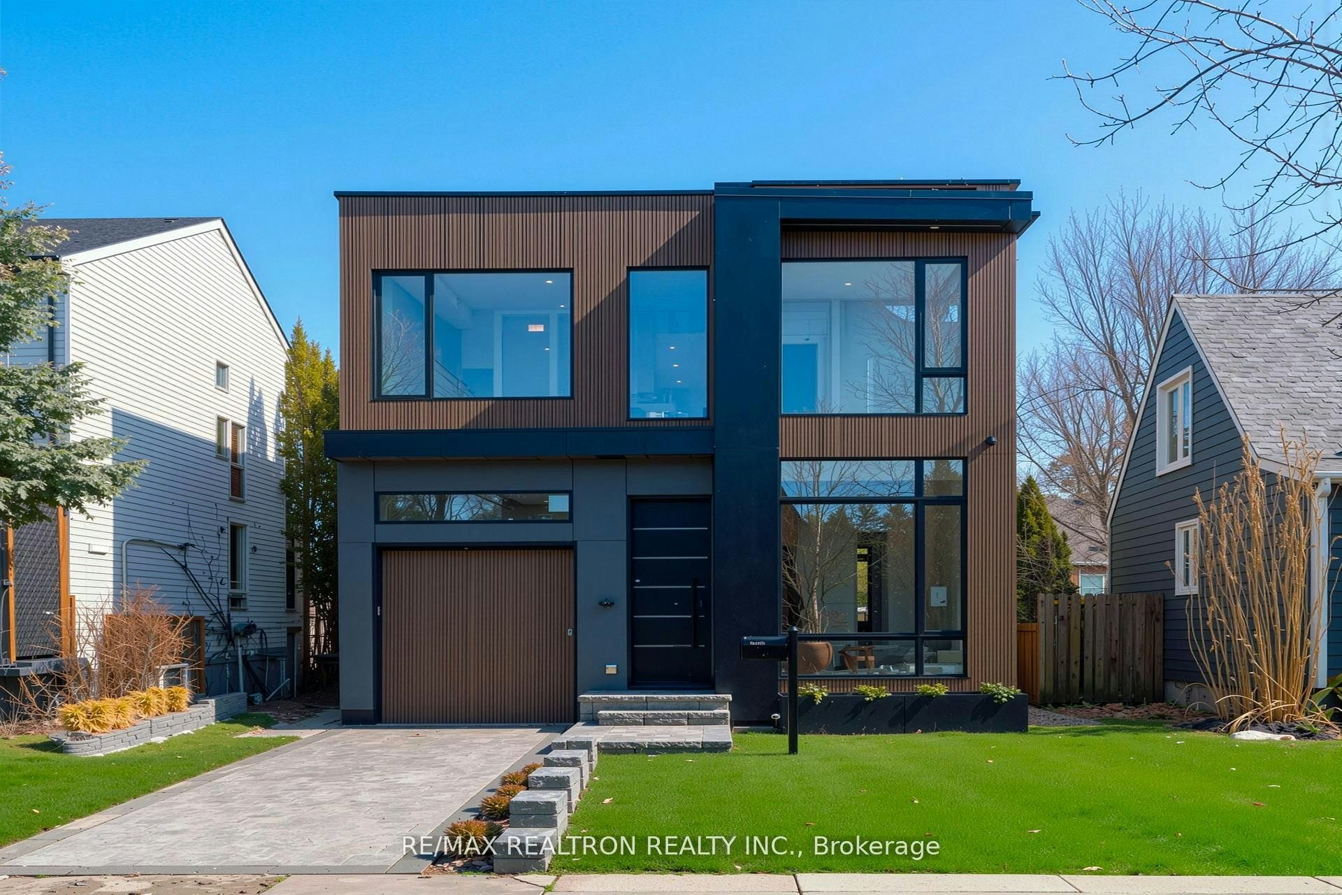 19 Topham Road, Toronto, ON, M4B 3K3
