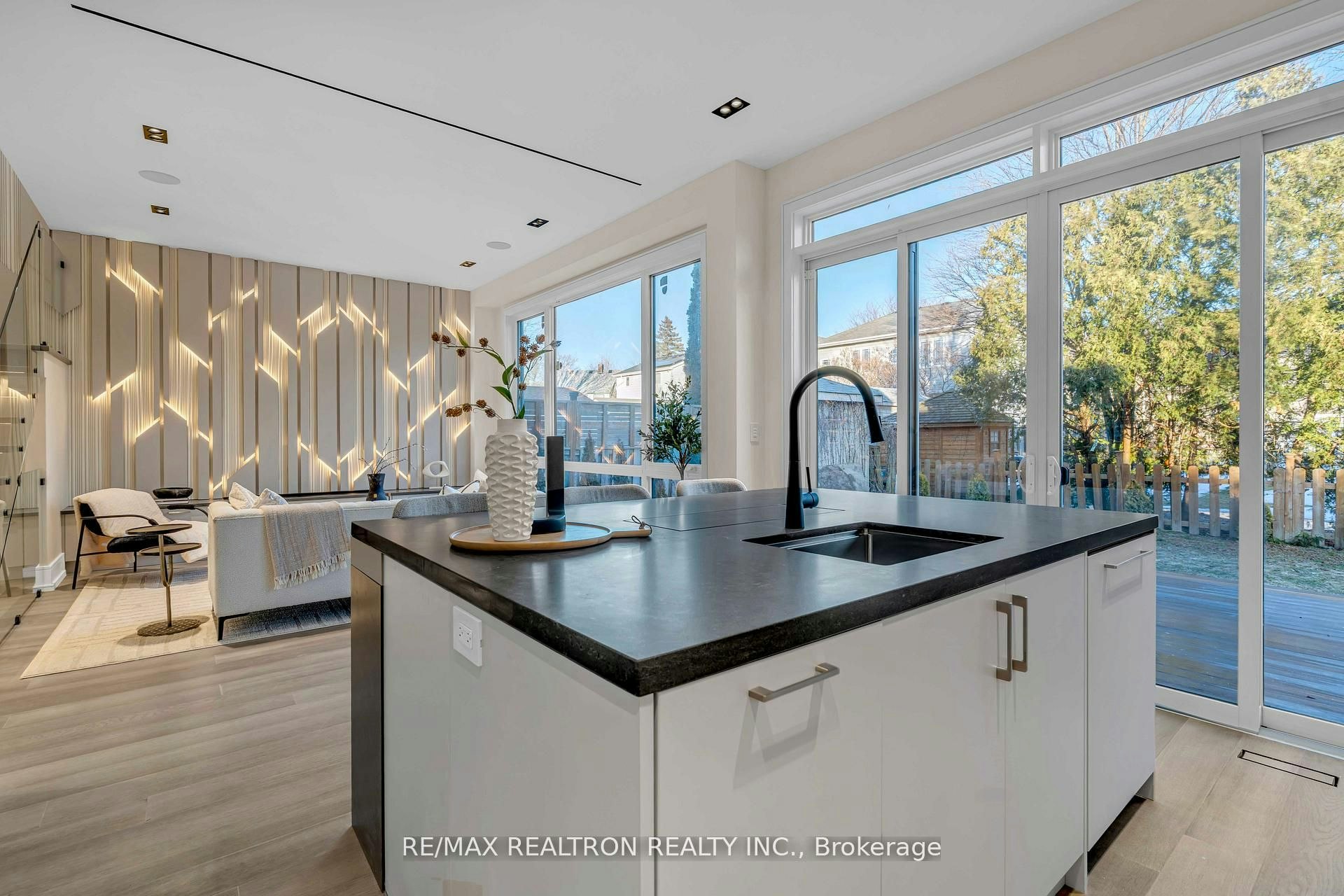 19 Topham Road, Toronto, ON, M4B 3K3 - 10