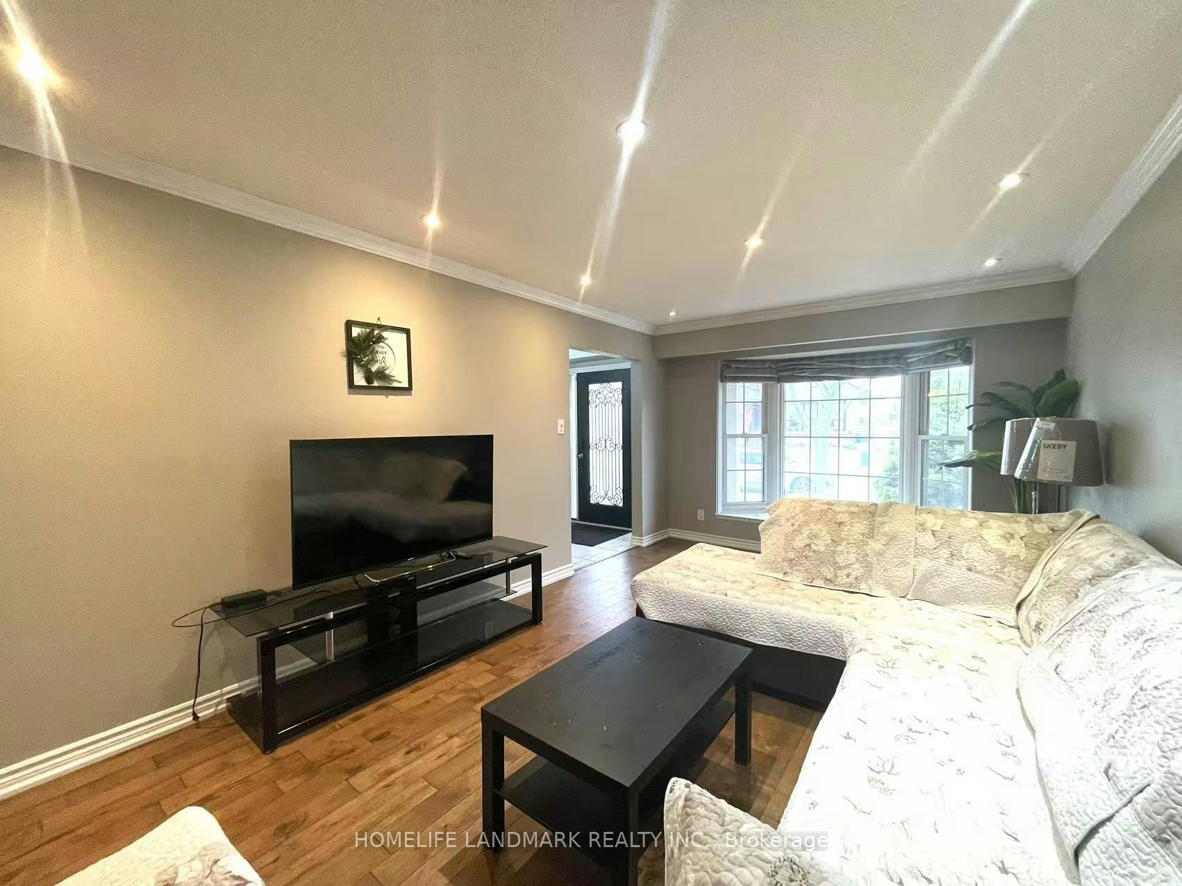 Upper-15 Orangewood Crescent, Toronto, ON, M1W 1C5 - 9
