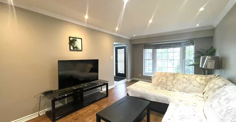 Upper-15 Orangewood Crescent, Toronto, ON, M1W 1C5 - 9