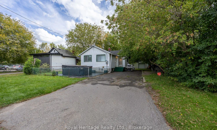 207 Valencia Road