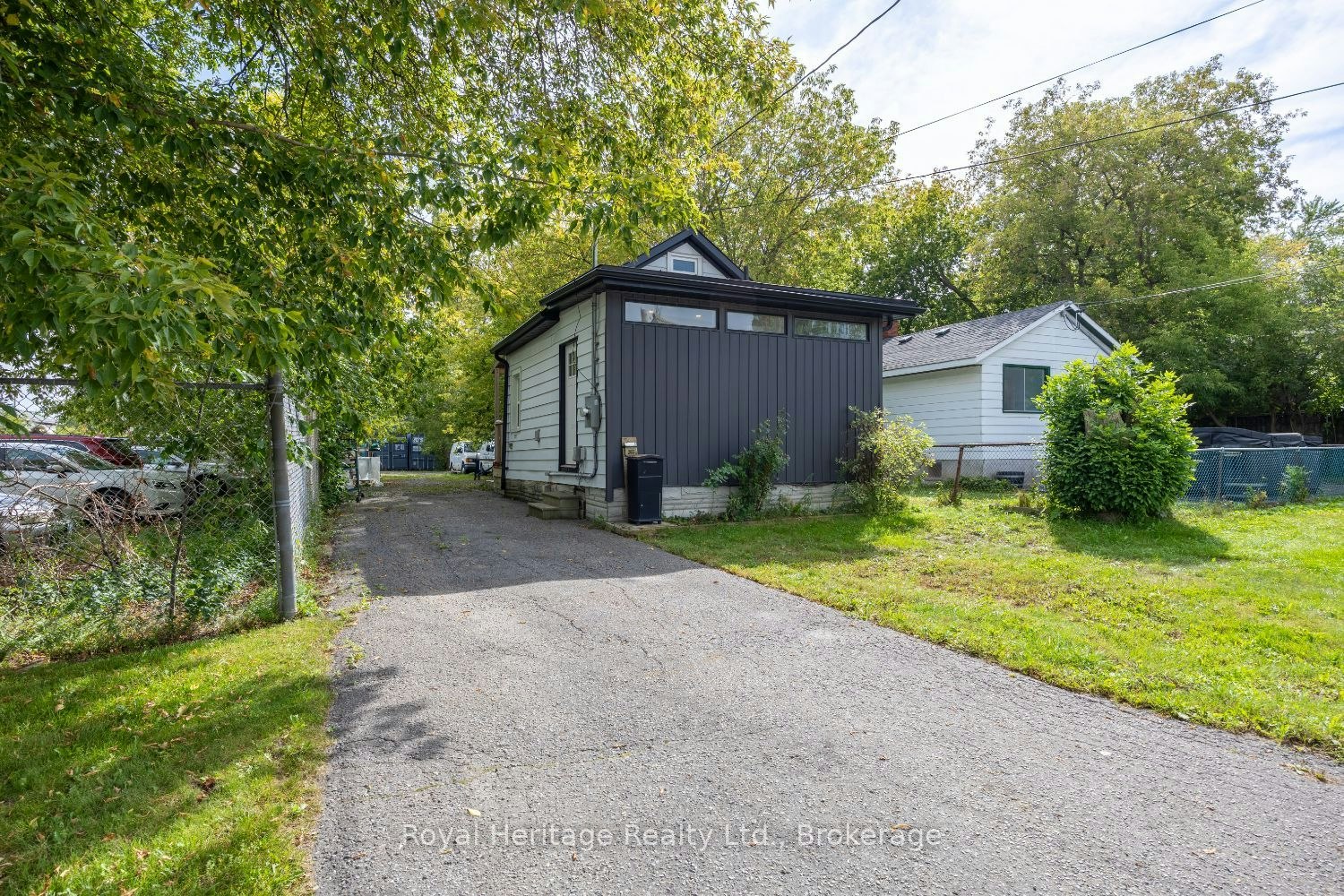203 Valencia Road, Oshawa, ON, L1J 1P2