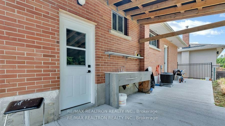 Bsmt-1282 Winter Avenue, Oshawa, ON, L1H 1T5 - 4