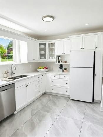 Main-240 Parkview Hill Crescent, Toronto, ON, M4B 1S3 - 4