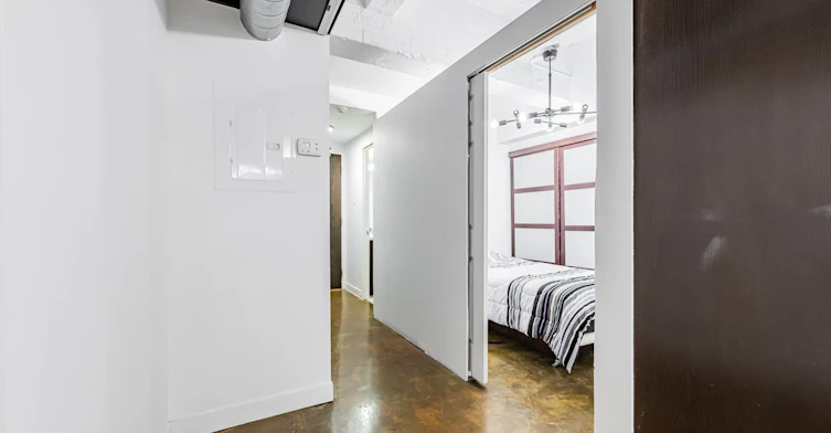 L06-201 Carlaw Avenue, Toronto, ON, M4M 2S3 - 16