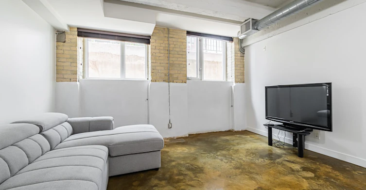 L06-201 Carlaw Avenue, Toronto, ON, M4M 2S3 - 9