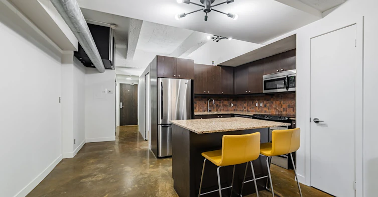 L06-201 Carlaw Avenue, Toronto, ON, M4M 2S3 - 3