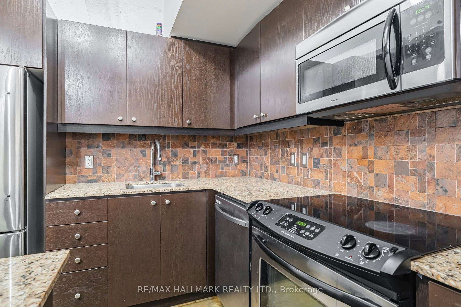 L06-201 Carlaw Avenue, Toronto, ON, M4M 2S3 - 7