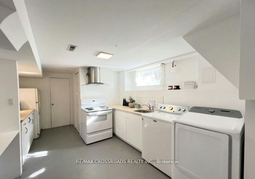 636 Shakespeare Avenue, Oshawa, ON, L1H 3H9 - 4