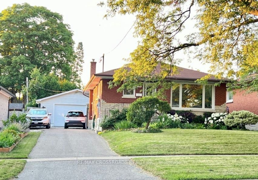 636 Shakespeare Avenue, Oshawa, ON, L1H 3H9