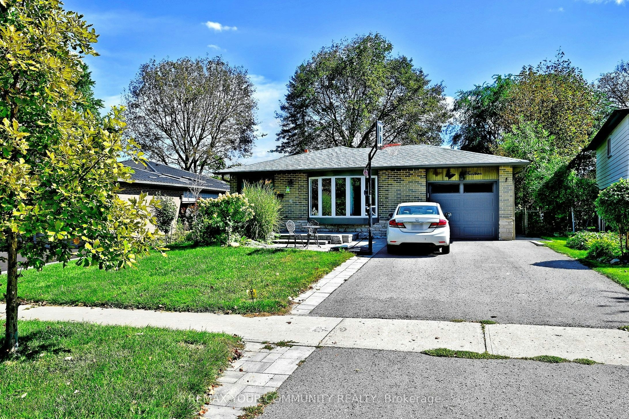 14 Misthollow Square, Toronto, ON, M1E 4P4