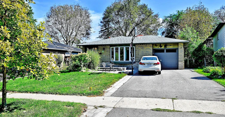 14 Misthollow Square, Toronto, ON, M1E 4P4