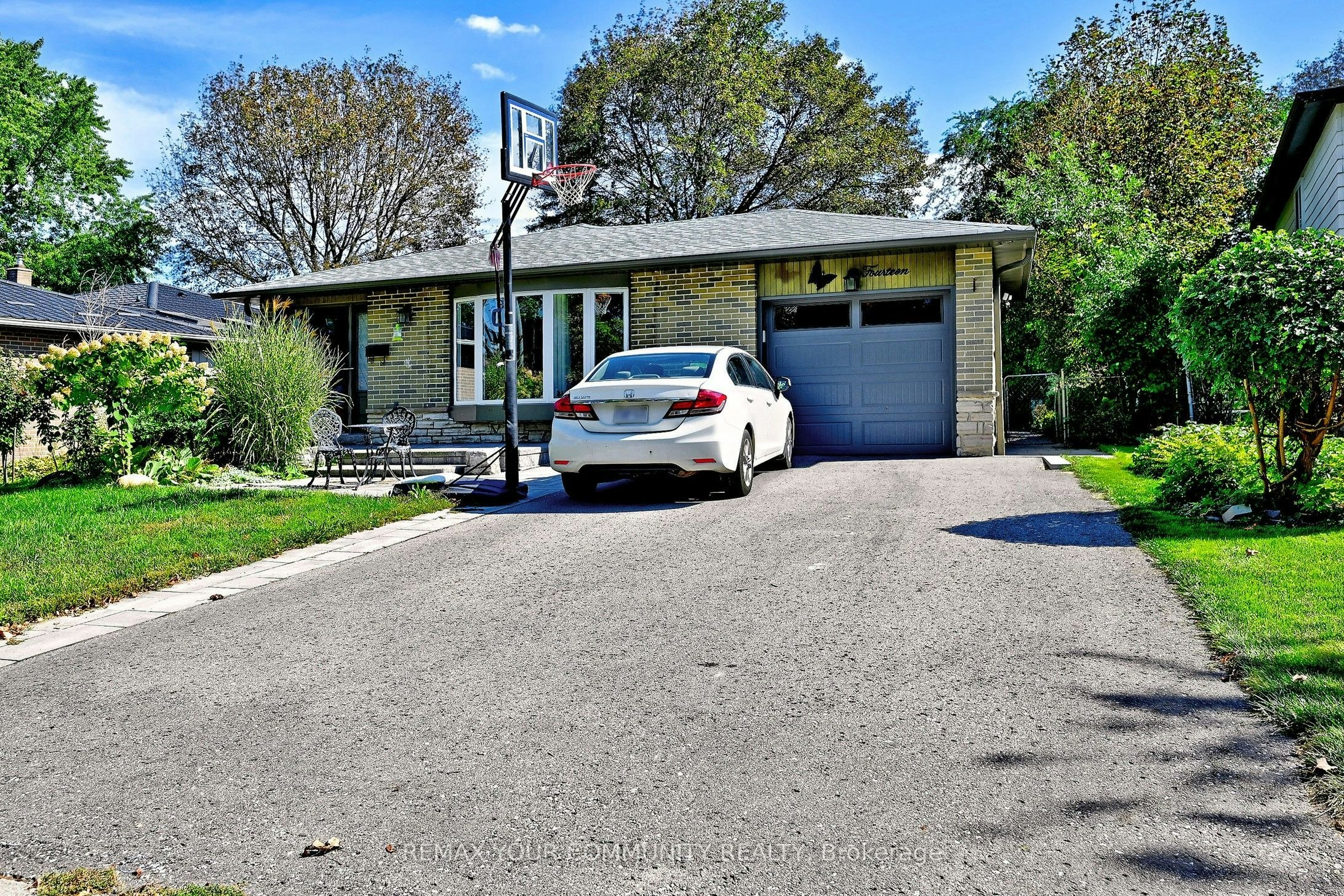 14 Misthollow Square, Toronto, ON, M1E 4P4 - 2