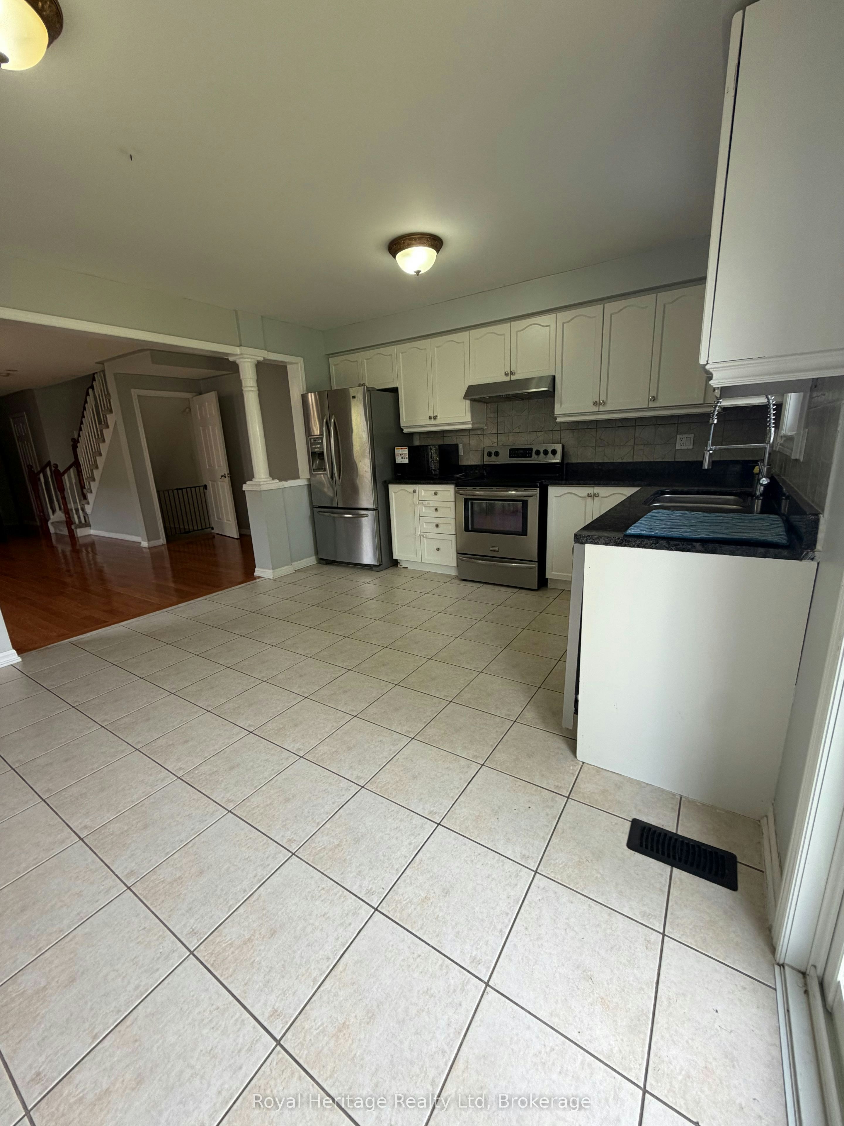 59 Bonello Crescent, Whitby, ON, L1R 3N7 - 8
