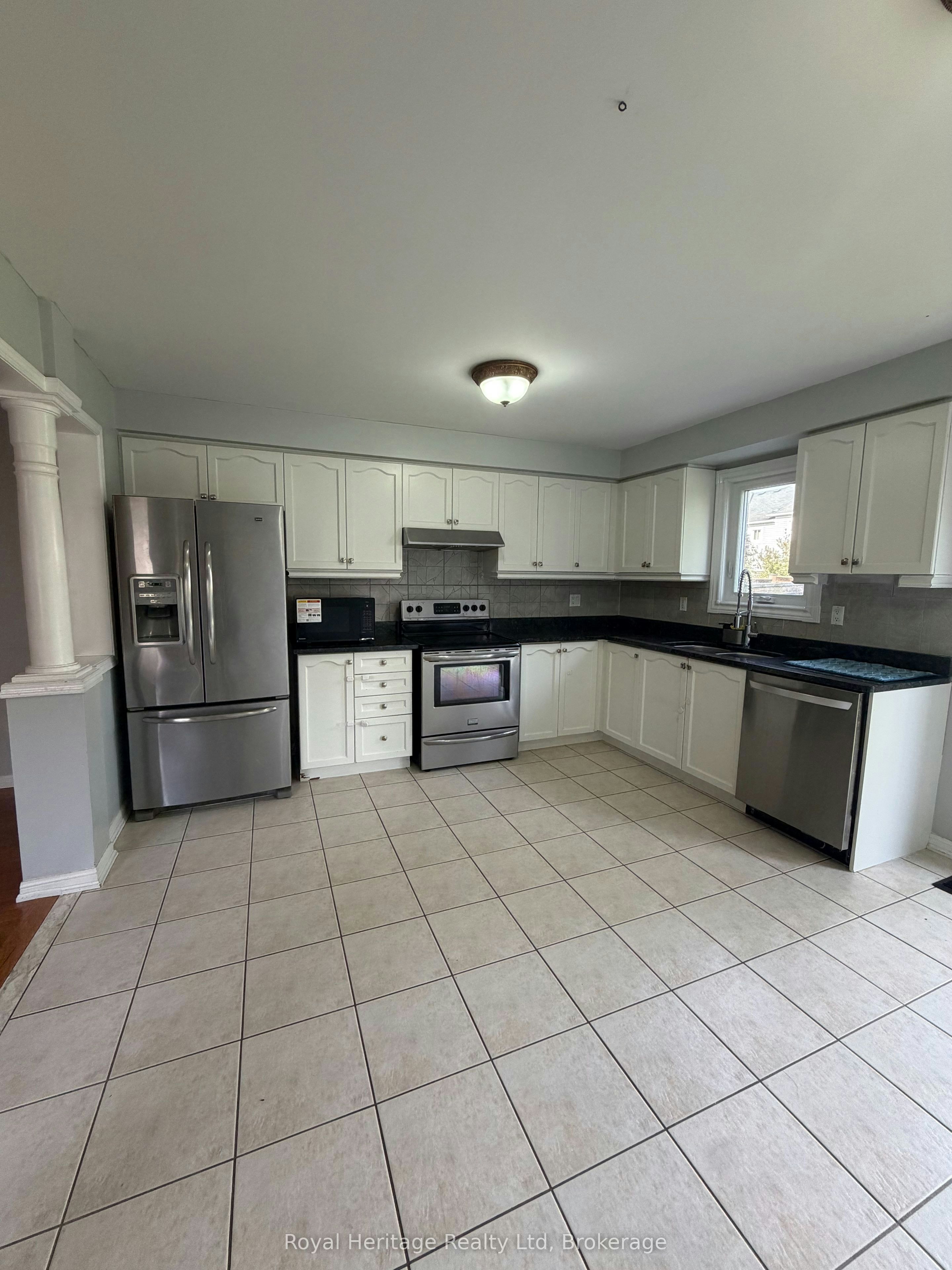 59 Bonello Crescent, Whitby, ON, L1R 3N7 - 9
