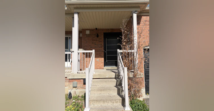 59 Bonello Crescent, Whitby, ON, L1R 3N7 - 3