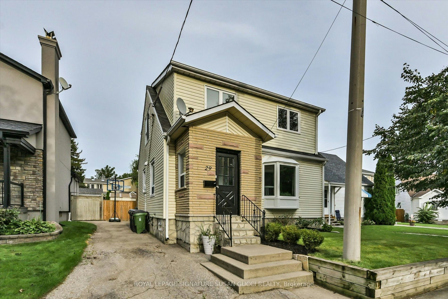 29 Topham Road, Toronto, ON, M4B 3K3