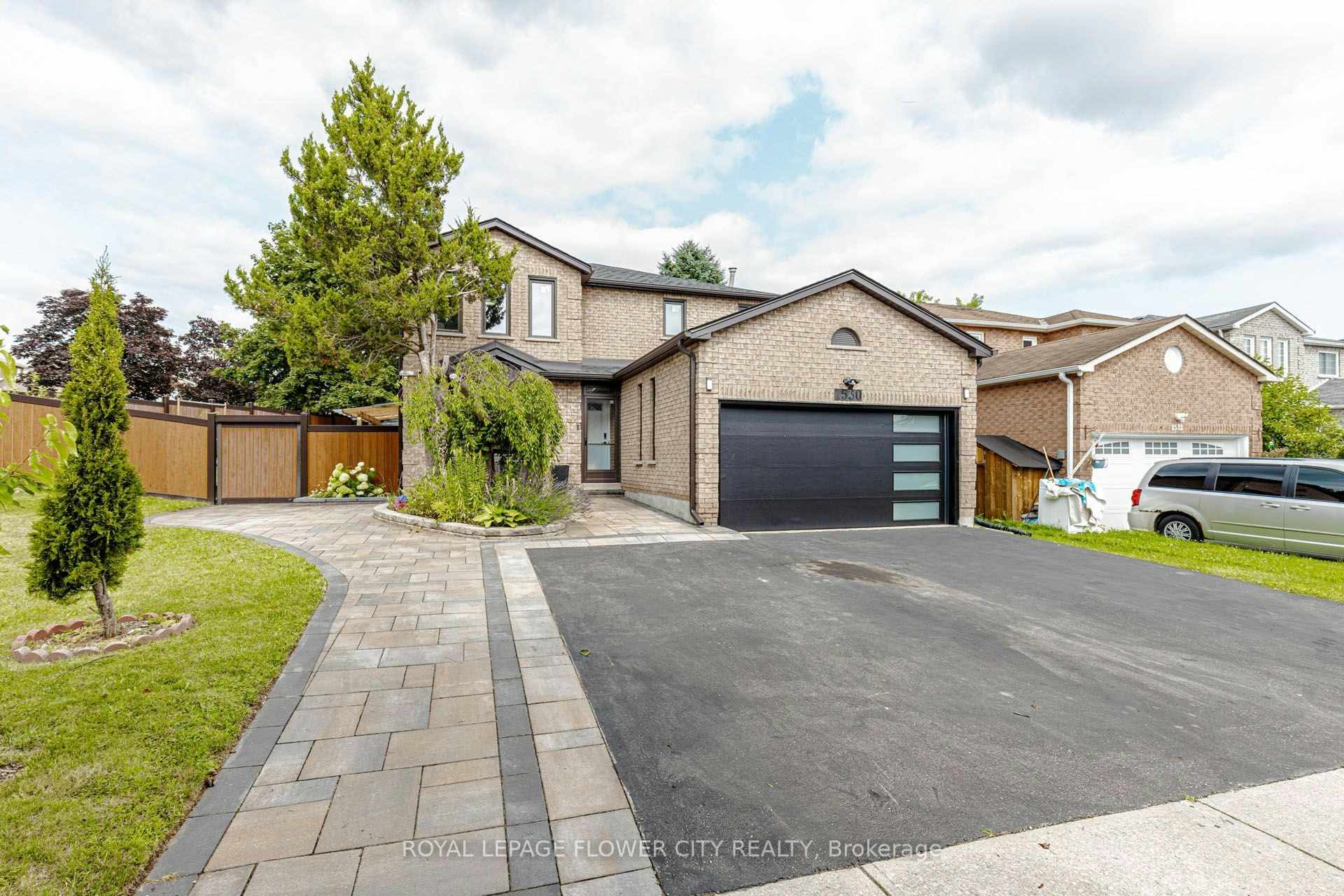 1530 Somergrove Crescent, Pickering, ON, L1X 2K7