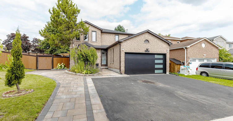 1530 Somergrove Crescent, Pickering, ON, L1X 2K7