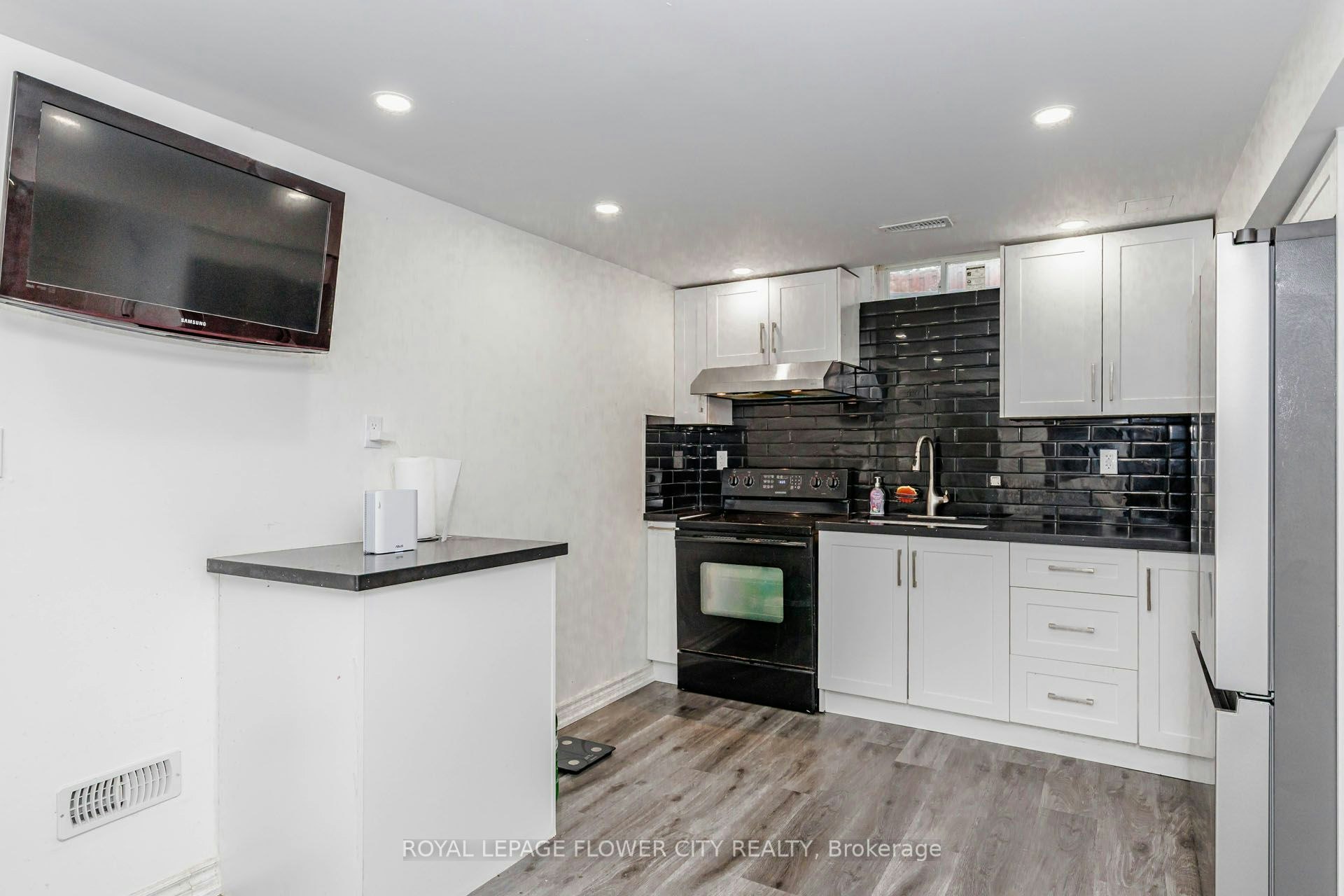 1530 Somergrove Crescent, Pickering, ON, L1X 2K7 - 34