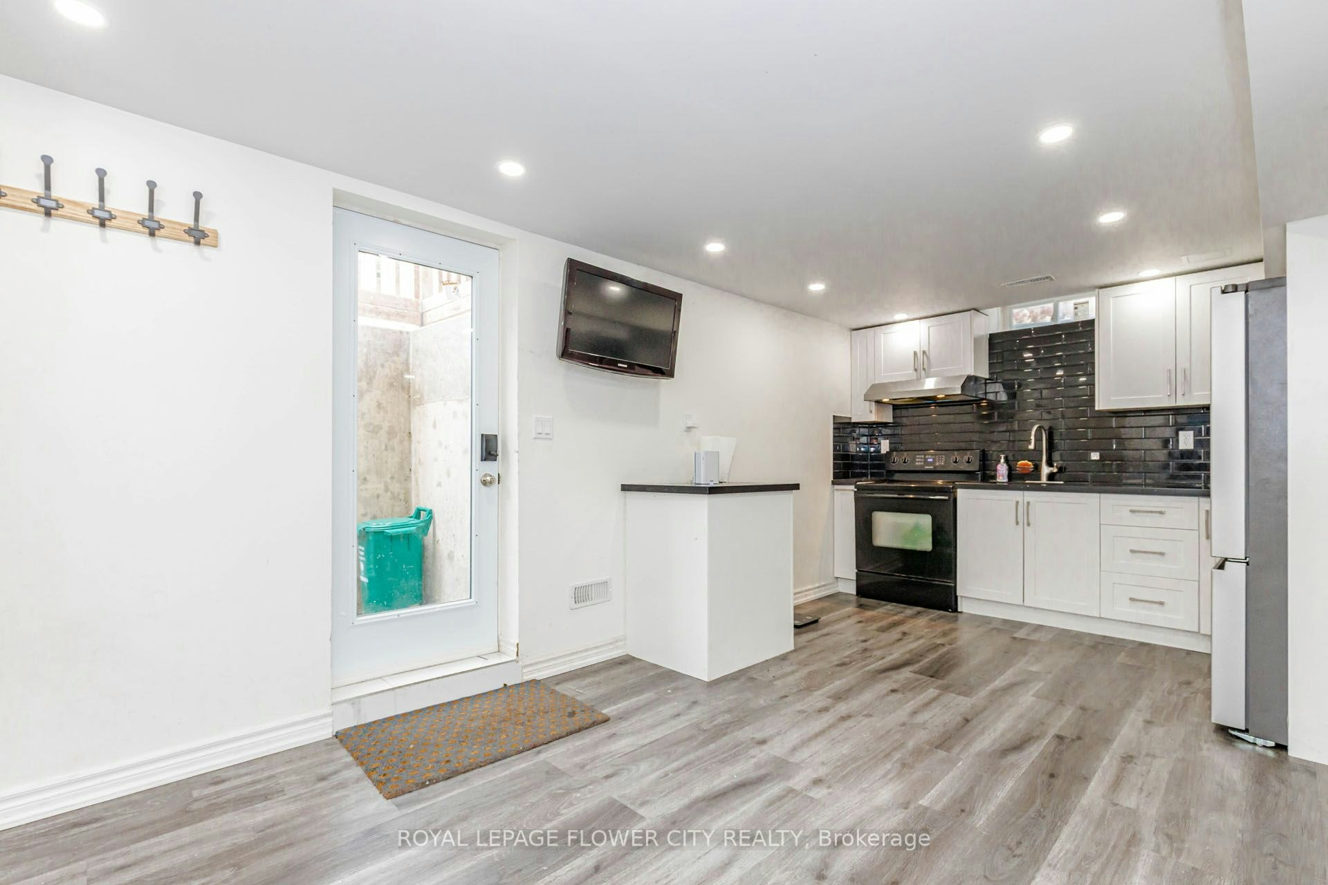 1530 Somergrove Crescent, Pickering, ON, L1X 2K7 - 32