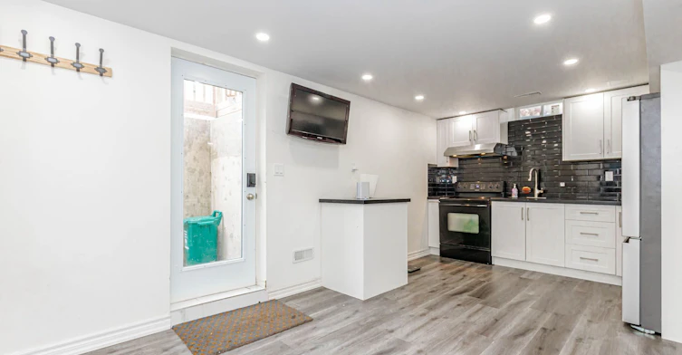 1530 Somergrove Crescent, Pickering, ON, L1X 2K7 - 32