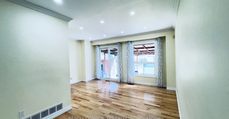 45 Shepmore Terrace, Toronto, ON, M1B 3H3 - 4