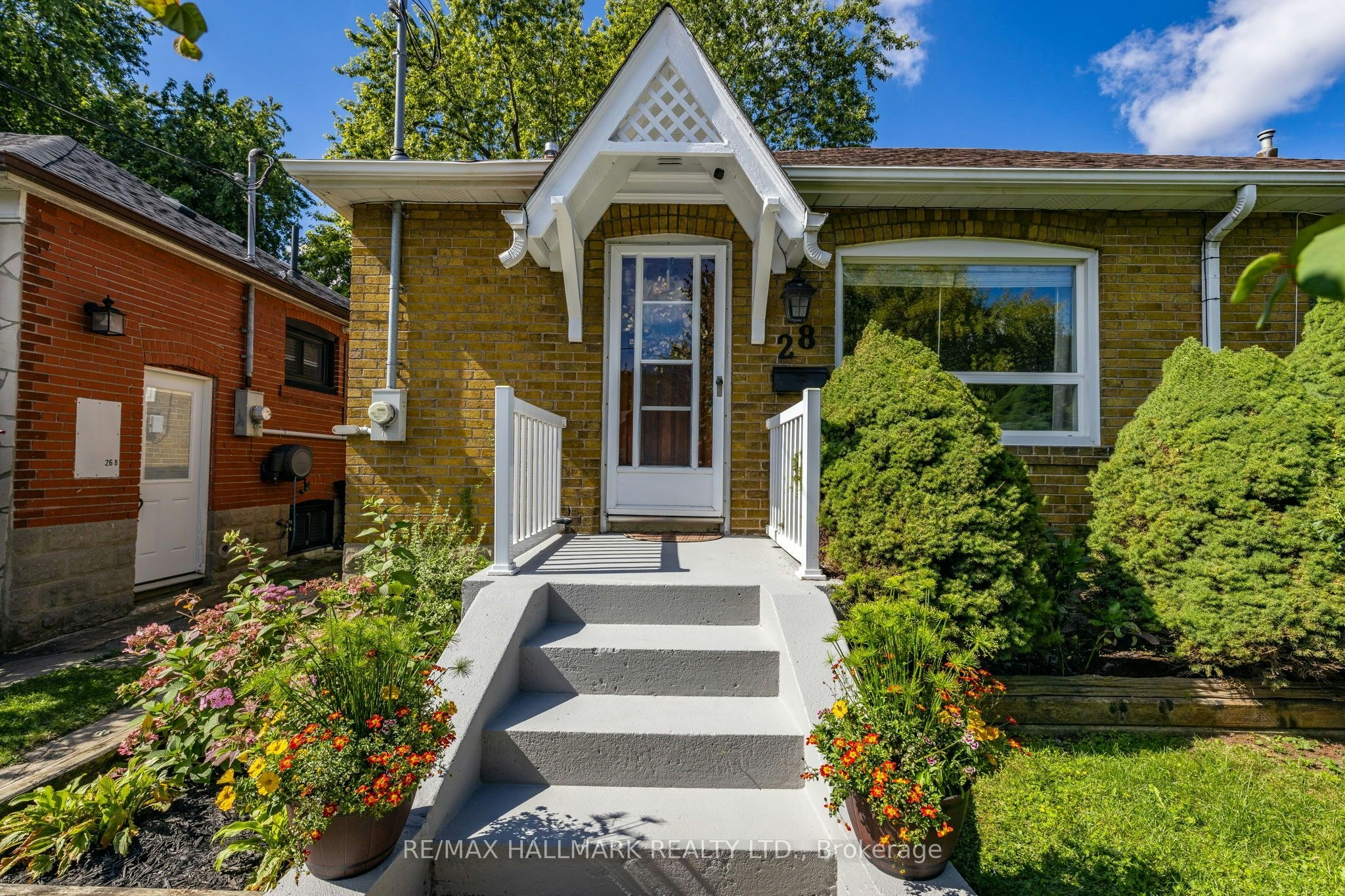 28 Thora Avenue, Toronto, ON, M1L 2P9