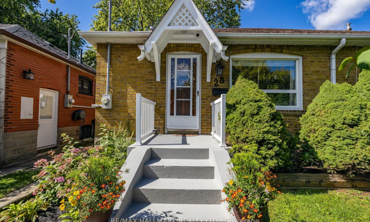 28 Thora Avenue