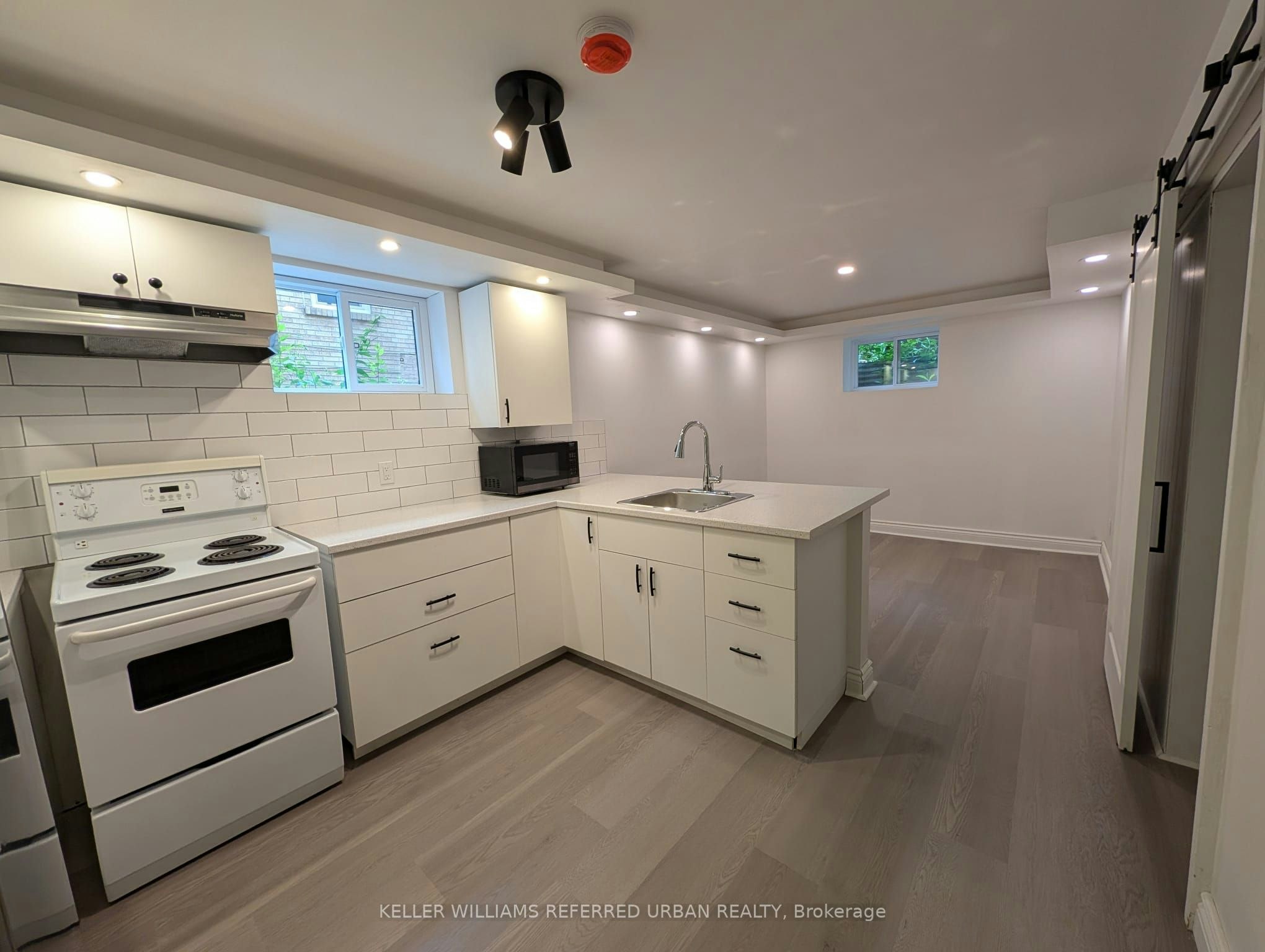 Basement-2979 Lawrence Avenue E, Toronto, ON, M1P 2V6
