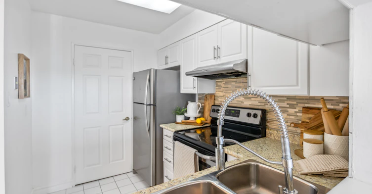 1107-3231 Eglinton Avenue E, Toronto, ON, M1J 3N5 - 21