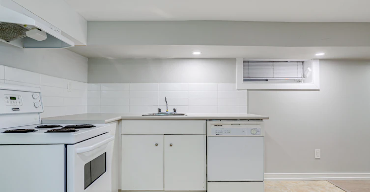 Lower-115 Rainsford Road, Toronto, ON, M4L 3N8 - 7