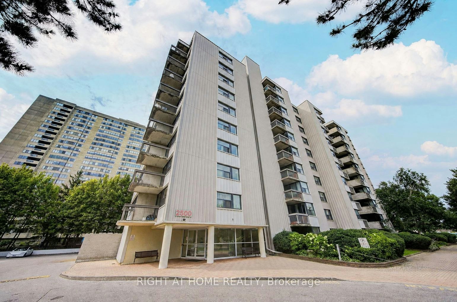 #208-2500 Bridletowne Circle, Toronto, ON, M1W 2V6
