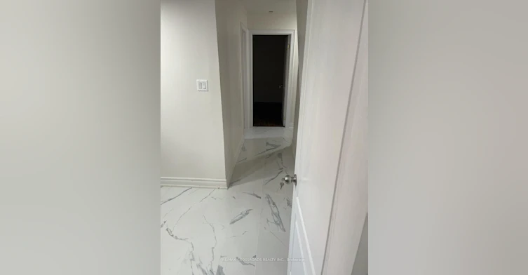 2 Pilkington Drive, Toronto, ON, M1L 0B7