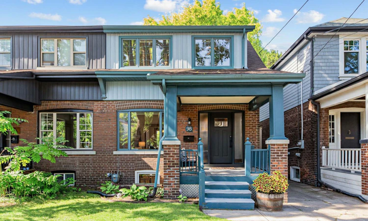 98 Gates Avenue