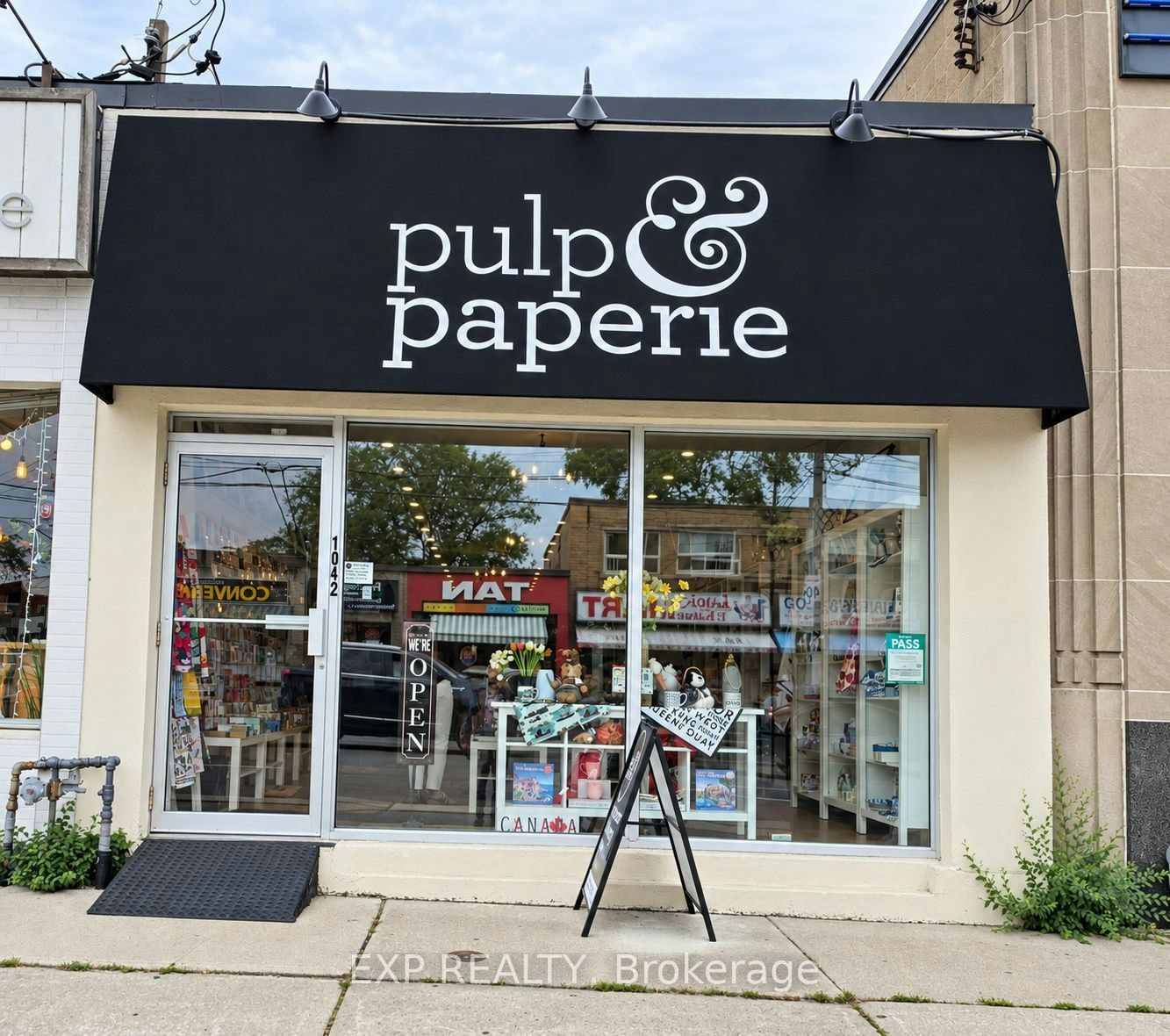 Lower-1042 Coxwell Avenue, Toronto, ON, M4C 3G5 - 8