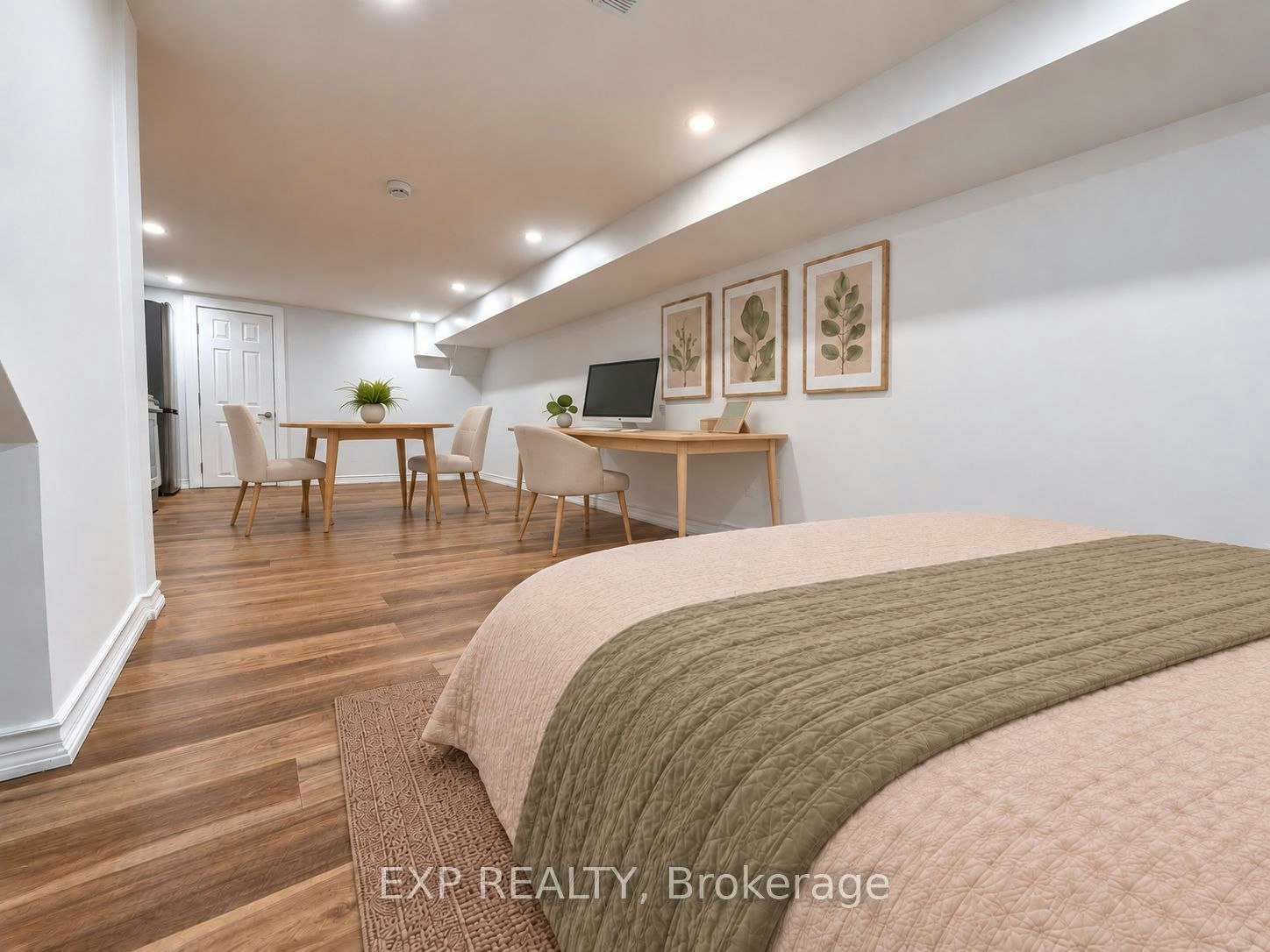 Lower-1042 Coxwell Avenue, Toronto, ON, M4C 3G5 - 5