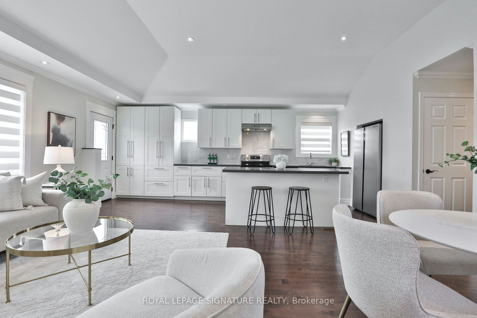 17 Flora Drive, Toronto, ON, M1P 1A1