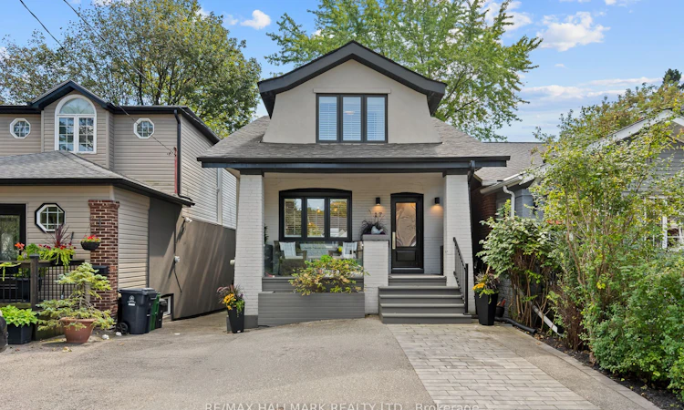 17 Beachdale Avenue