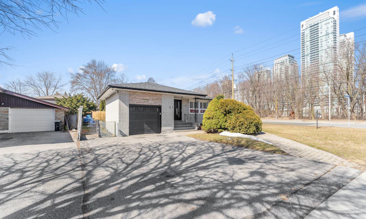 54 Saratoga Drive