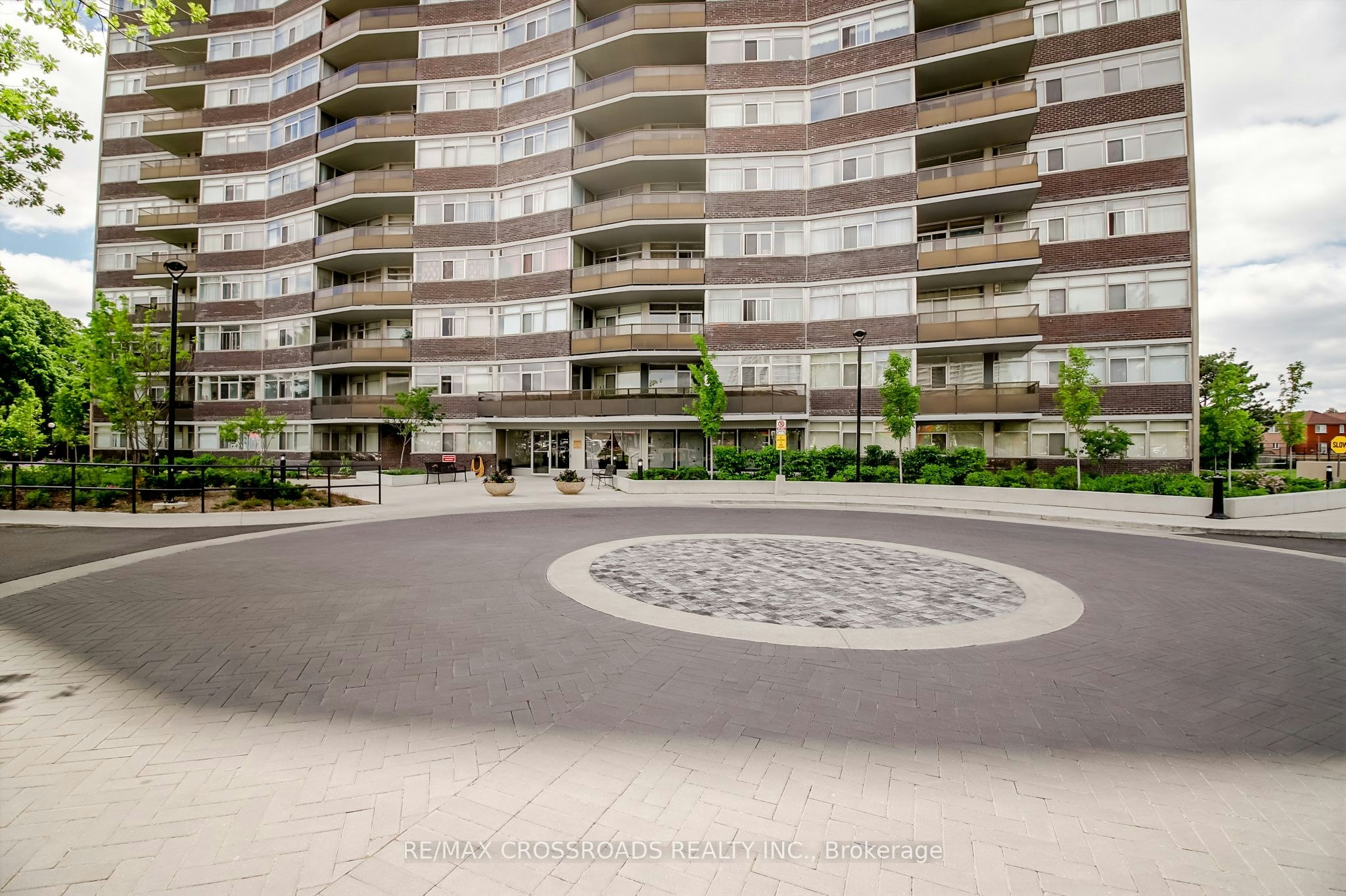 606-3151 Bridletowne Circle, Toronto, ON, M1W 2T1 - 2