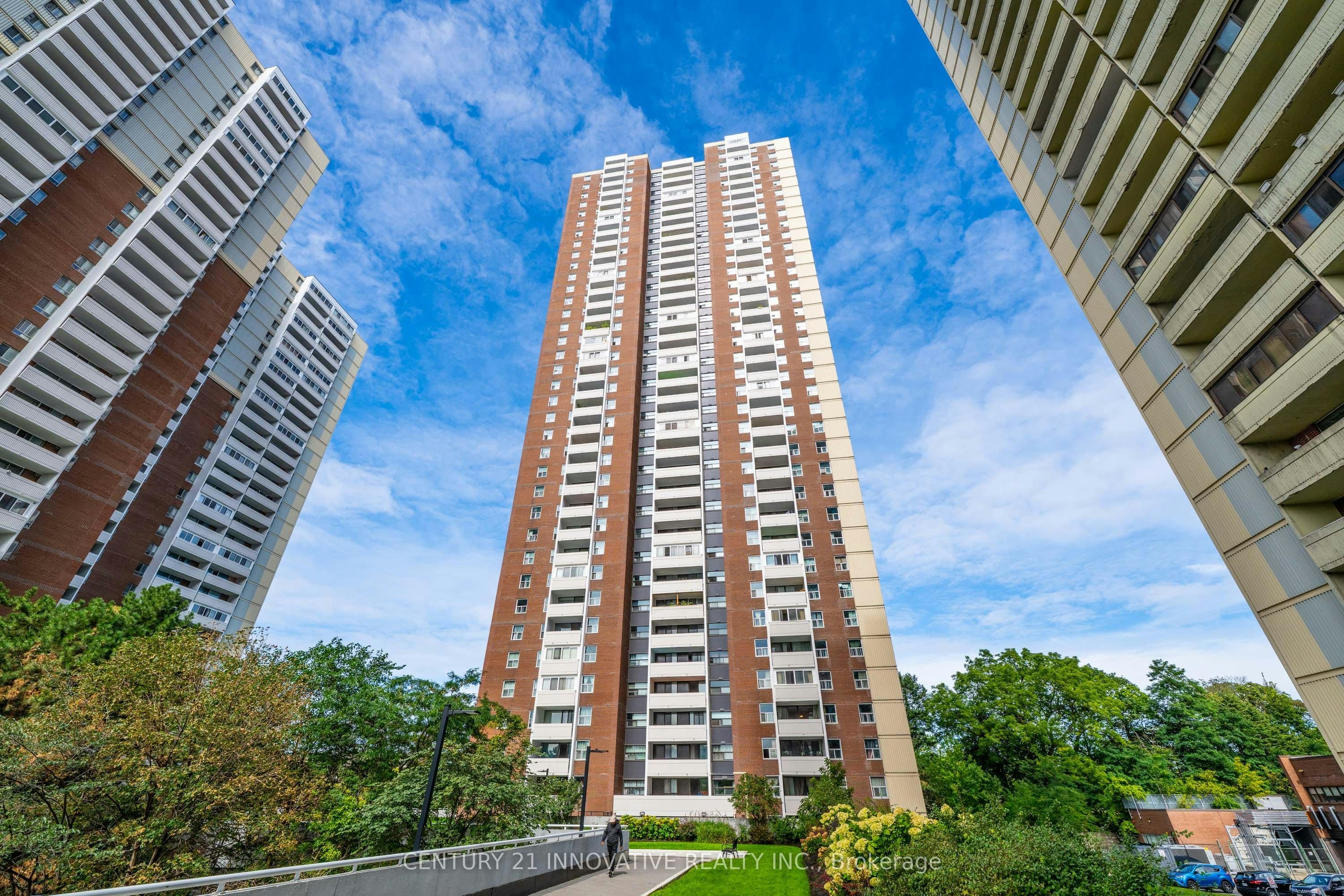 1903-3 Massey Square, Toronto, ON, M4C 5L5